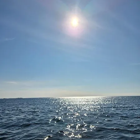 Fantastic Year-around With Boats, Hottube *